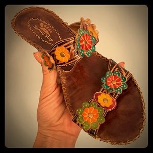 Leather Floral sandals size 7